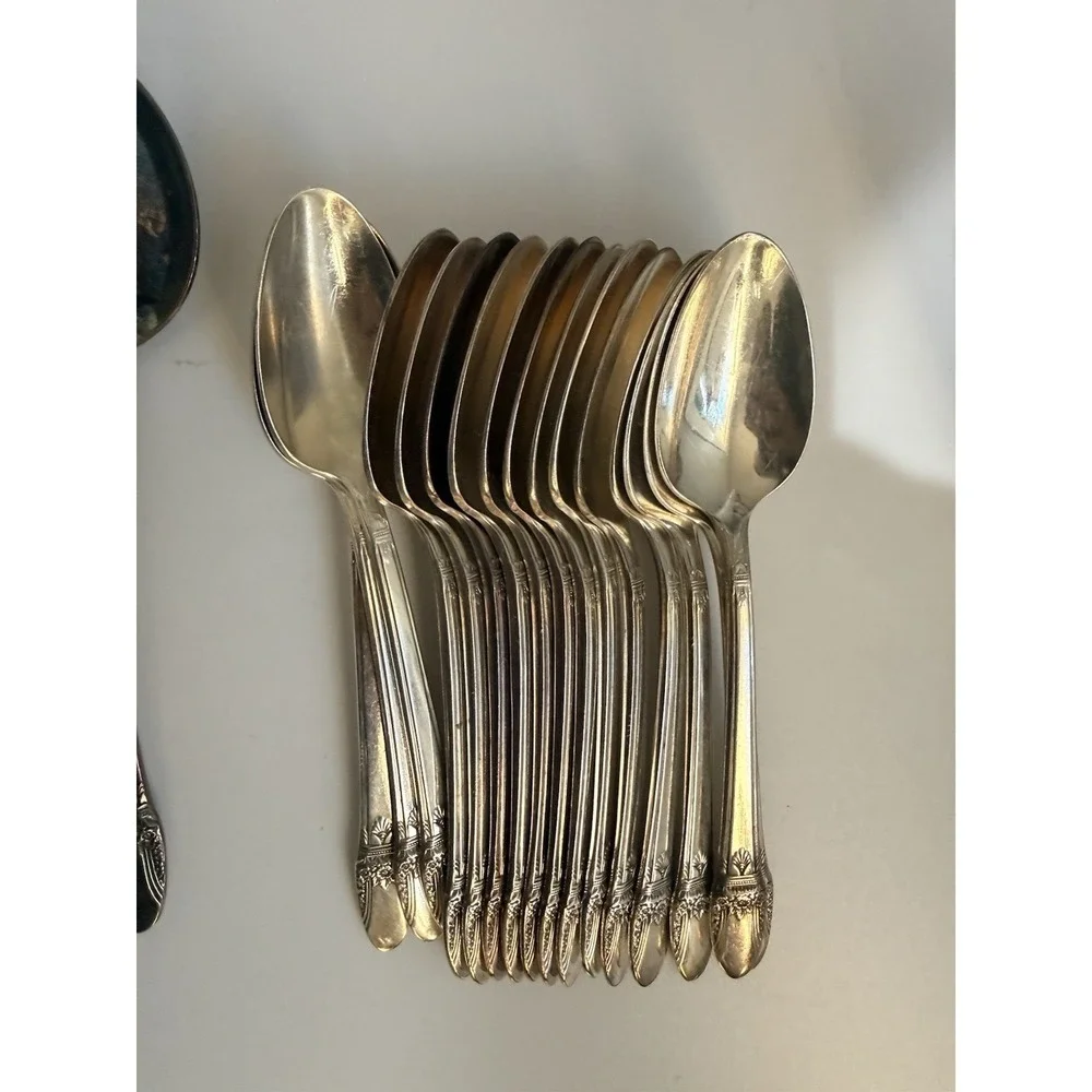 1847 Rogers Bros  Silverplate Flatware Set FIRST LOVE Pattern 39 Pieces